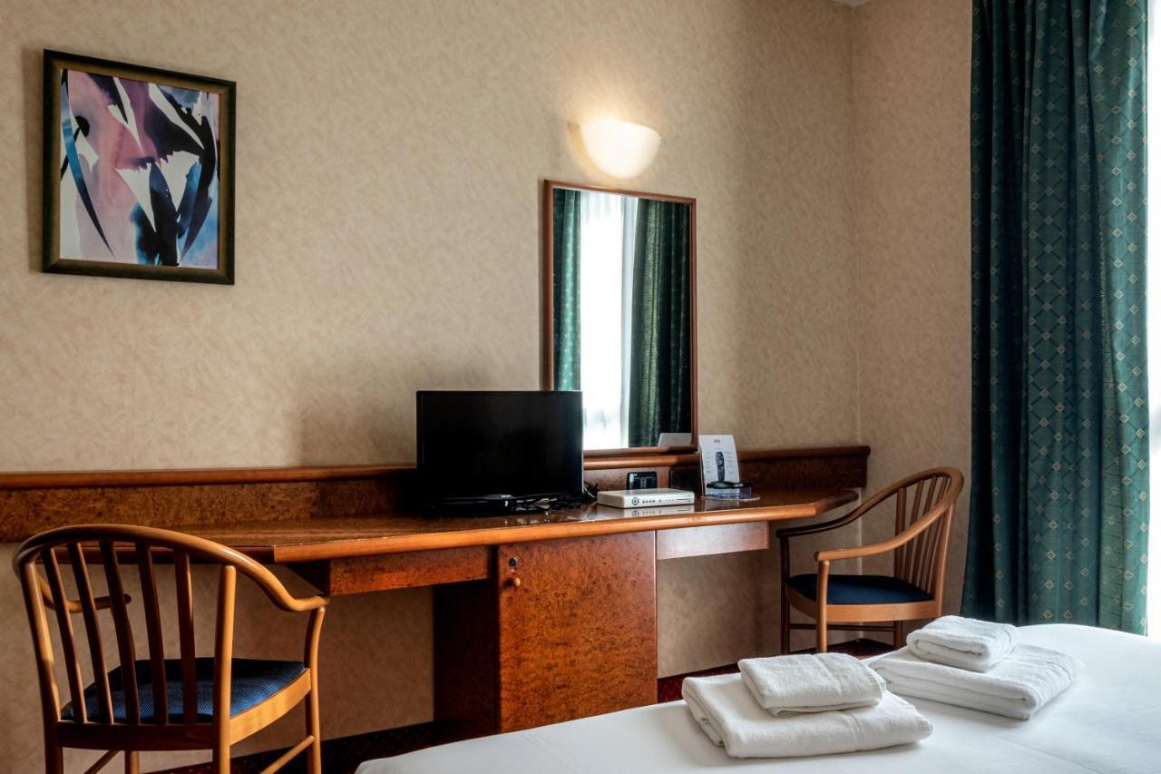 Meditur Hotel Pisa Migliarino Pisano Экстерьер фото