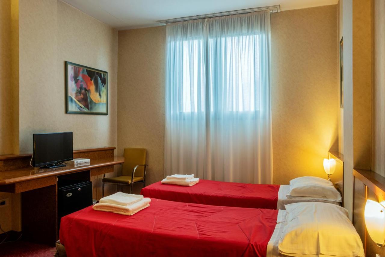 Meditur Hotel Pisa Migliarino Pisano Экстерьер фото